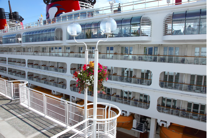 cruise-ship-window-falls